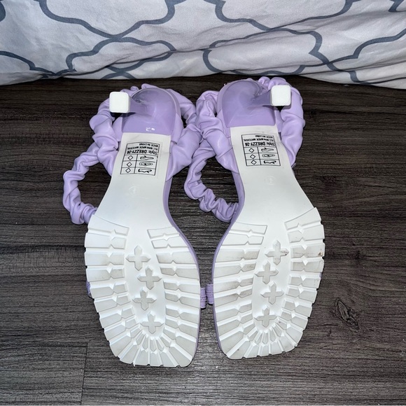 Yoki | Shoes | Yoki Lavender Scrunch Sandal Heels With Gold Chain Toe ...